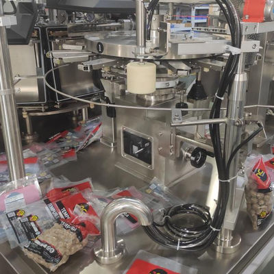 Máquina de embalagem pré-fabricada de bolsas de aço inoxidável com 70 sacos/min Velocidade e projeto compatível com as BPF